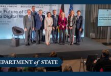 Secretary Blinken Participates in a Conversation with German Foreign Minister Annalena Baerbock, 4 November 2022