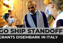 Stranded Migrants Disembark in Italy as One Ship Heads to France, 10 November 2022