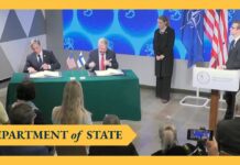 Secretary Blinken and Finnish Foreign Minister Haavisto at the Signing of the 6G Joint Statement, 2 June 2023