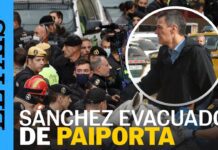 Momento en el que Pedro Sánchez abandona la comitiva en Paiporta, 3 noviembre 2024